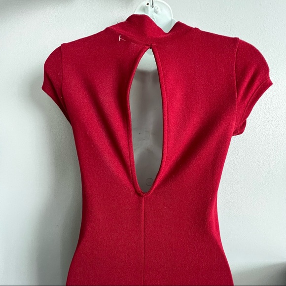 RED DRESS - Picture 3 of 6